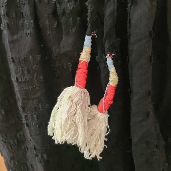 Acos & A embroidered ruffle sleeve tassel boho textured top - Picture 2 of 5